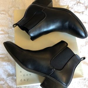 Women’s Black Boot Sz 9